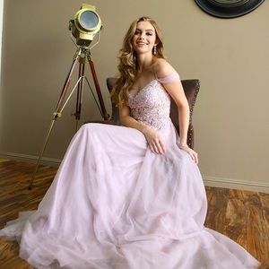 Meet your Posher, Lis